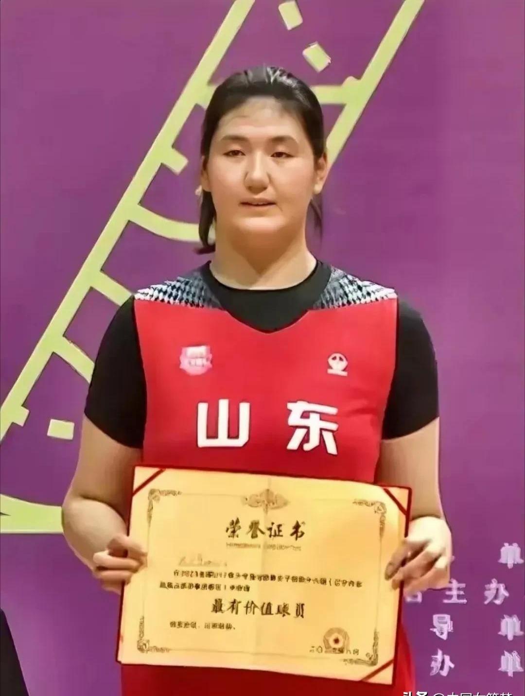 制霸篮下🦈张子宇出战14分半钟13中9砍下18分10板&正负值+11的简单介绍