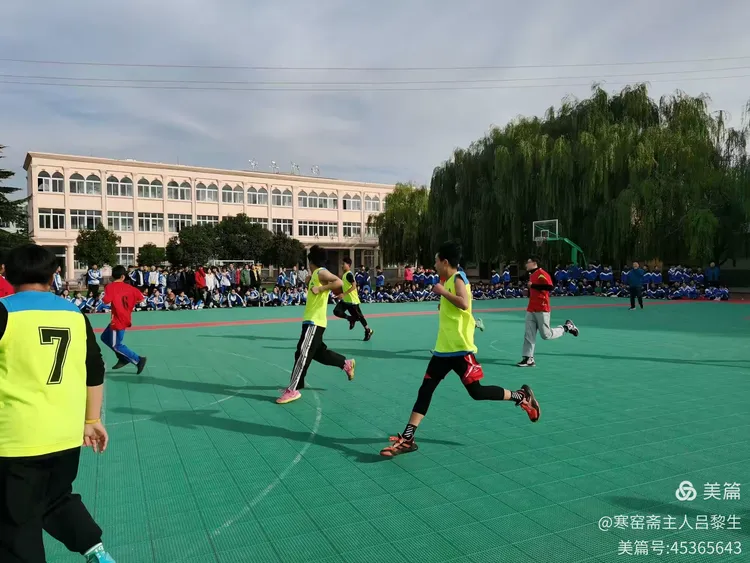 关于莘莘学子热衷于观摩篮球赛事的信息
